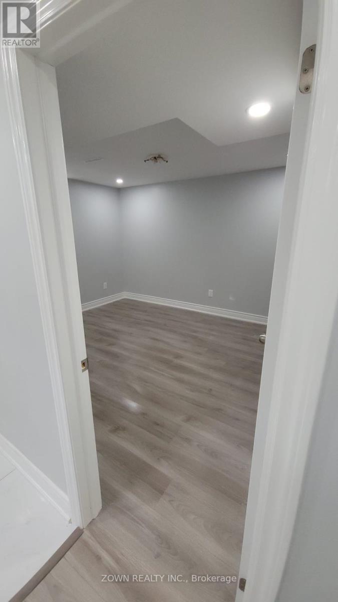 1668 Portland Court, Pickering, ON photo 11