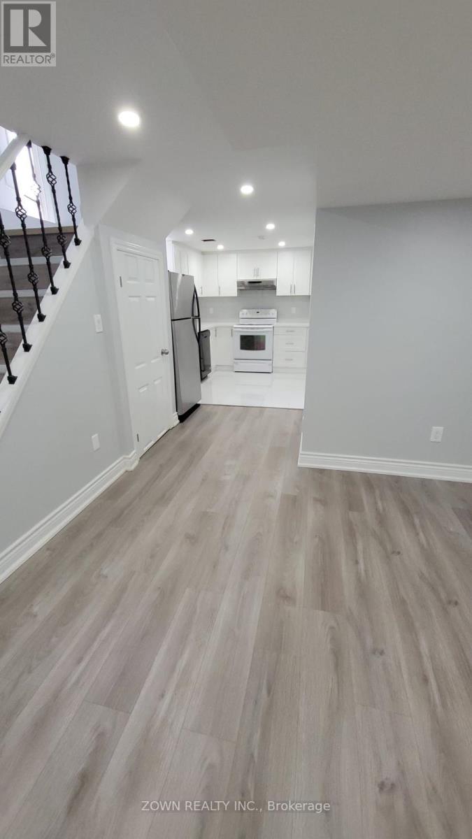 1668 Portland Court, Pickering, ON photo 8