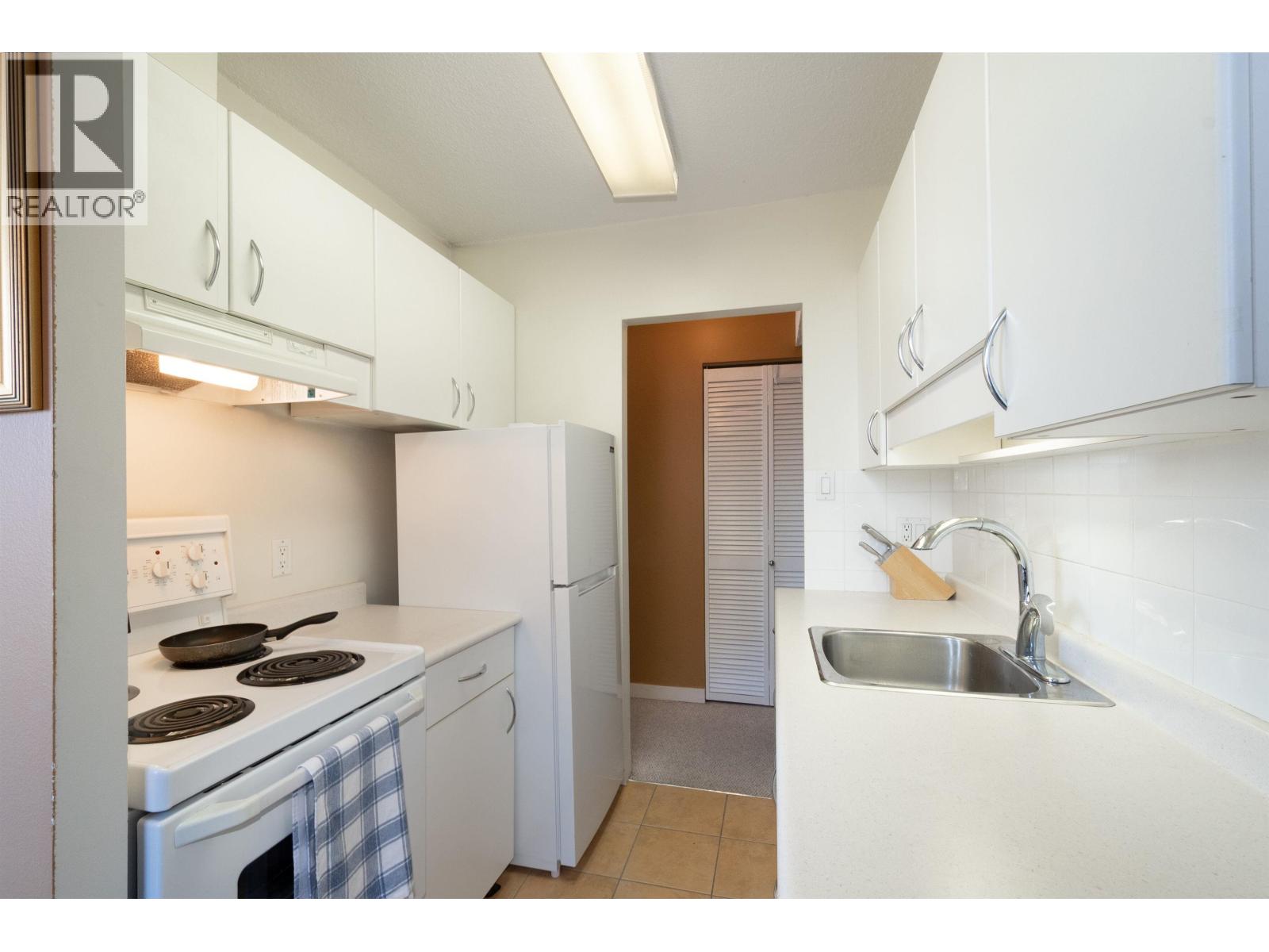 Photo of 1106 1720 BARCLAY STREET 17