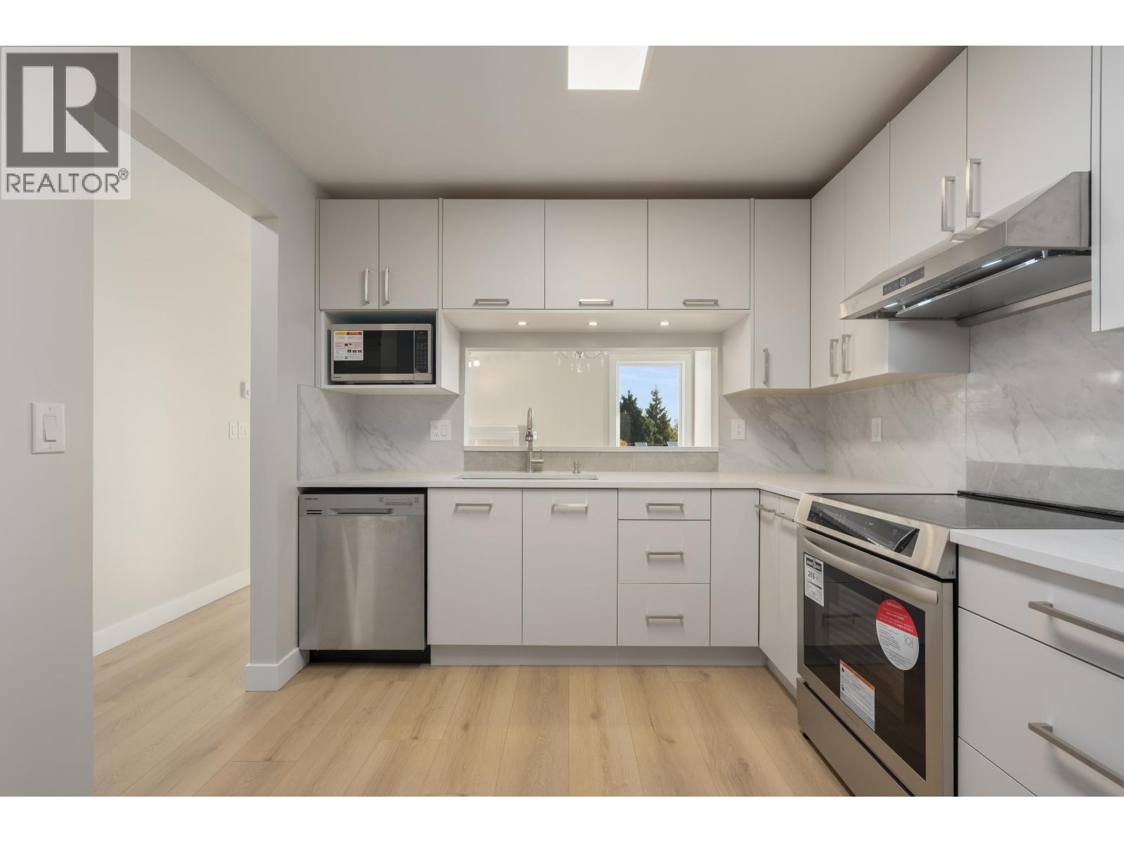 321 7453 MOFFATT ROAD, Richmond - Image 1