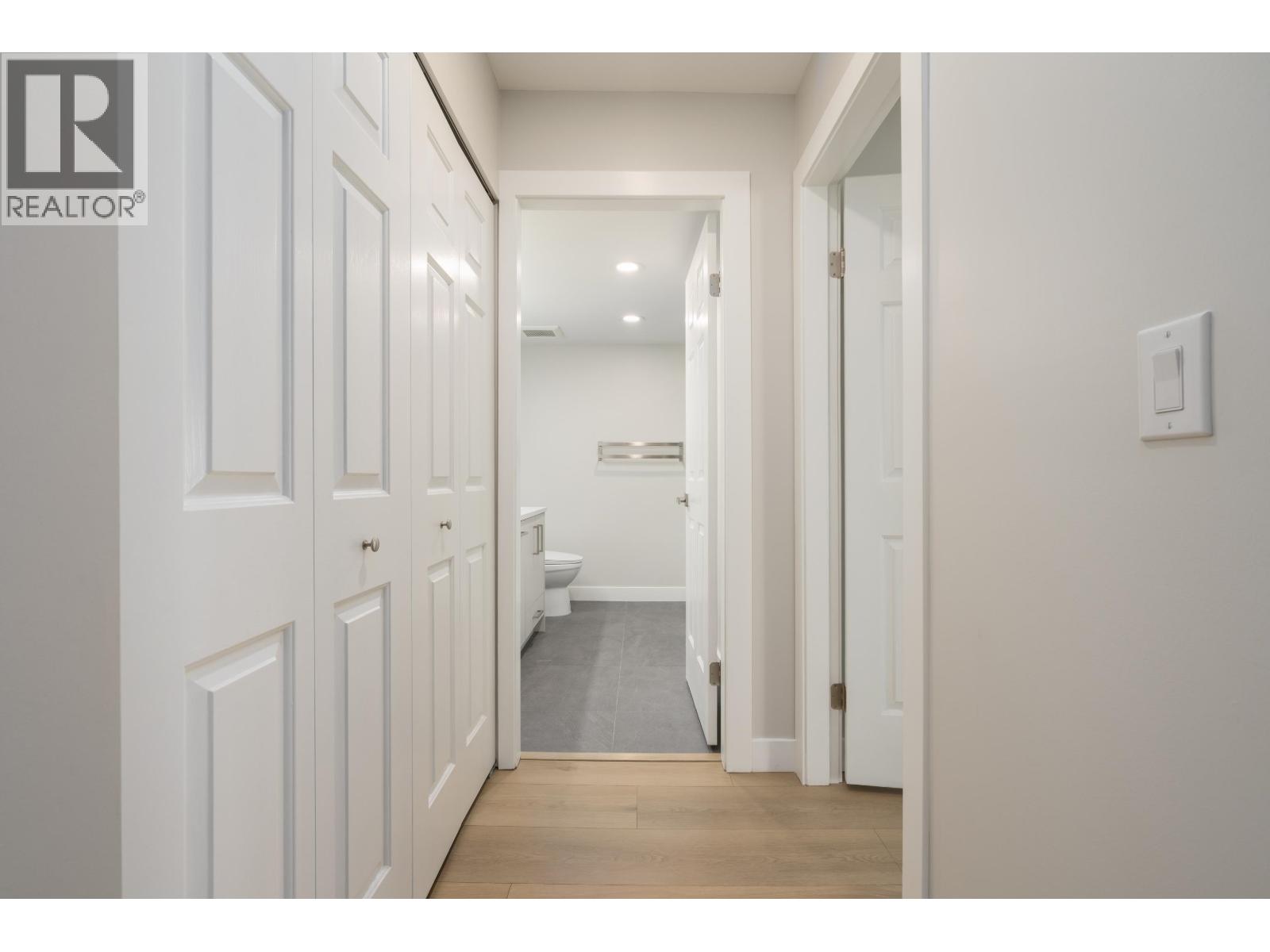321 7453 MOFFATT ROAD, Richmond - Image 1