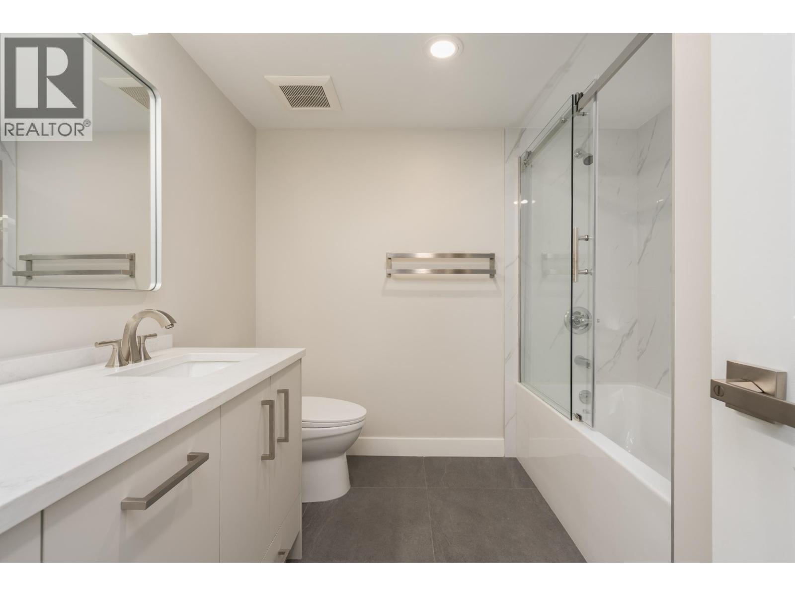 321 7453 MOFFATT ROAD, Richmond - Image 1