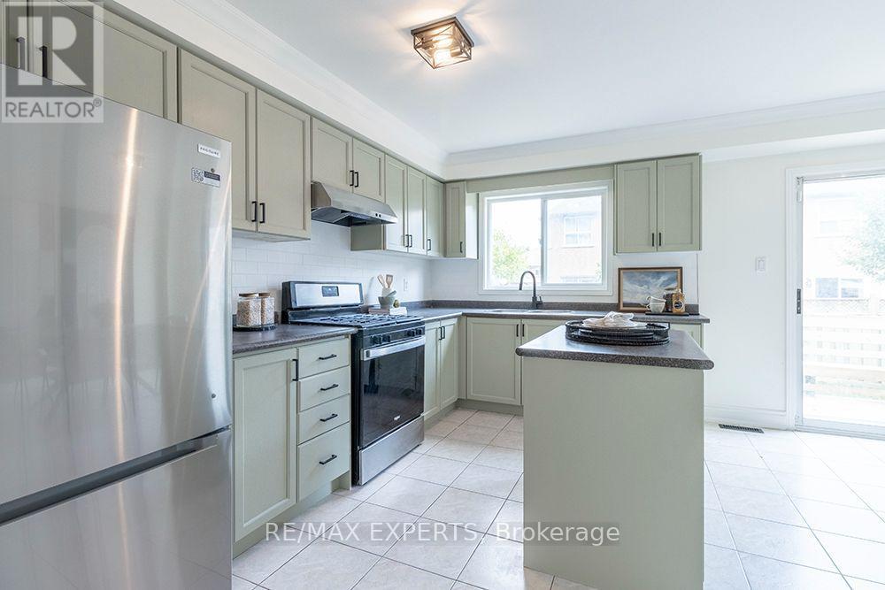 104 Echo Ridge Crescent, Vaughan, ON photo 12