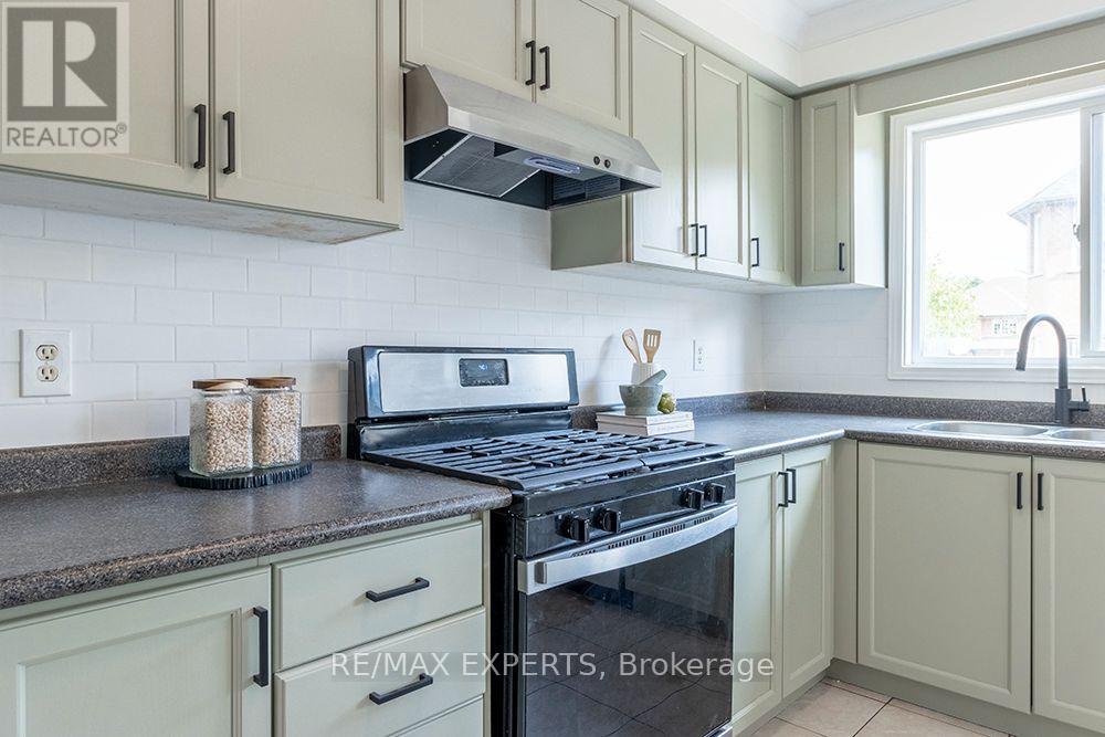 104 ECHO RIDGE CRESCENT - 13