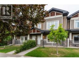 127 Prestwick Villas SE - photo 1