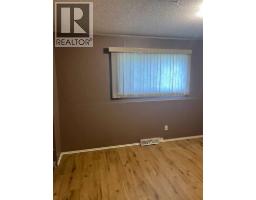 733 44 Avenue NW - photo 18