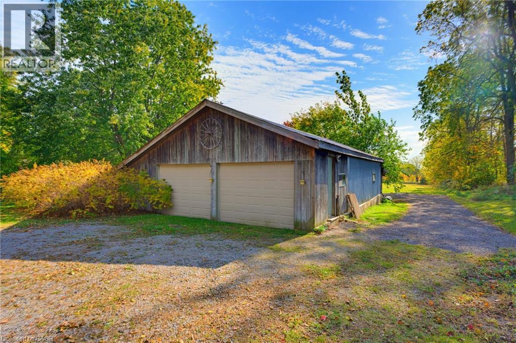 212 8TH CONCESSION Road E - 24