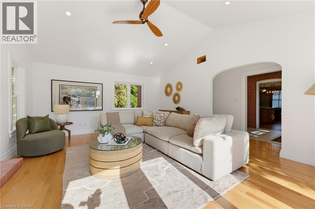 212 8TH CONCESSION Road E - 13