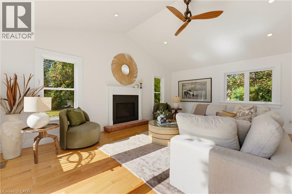 212 8TH CONCESSION Road E - 12