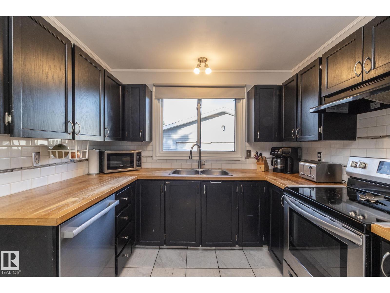 5026 52 ST - Image 7
