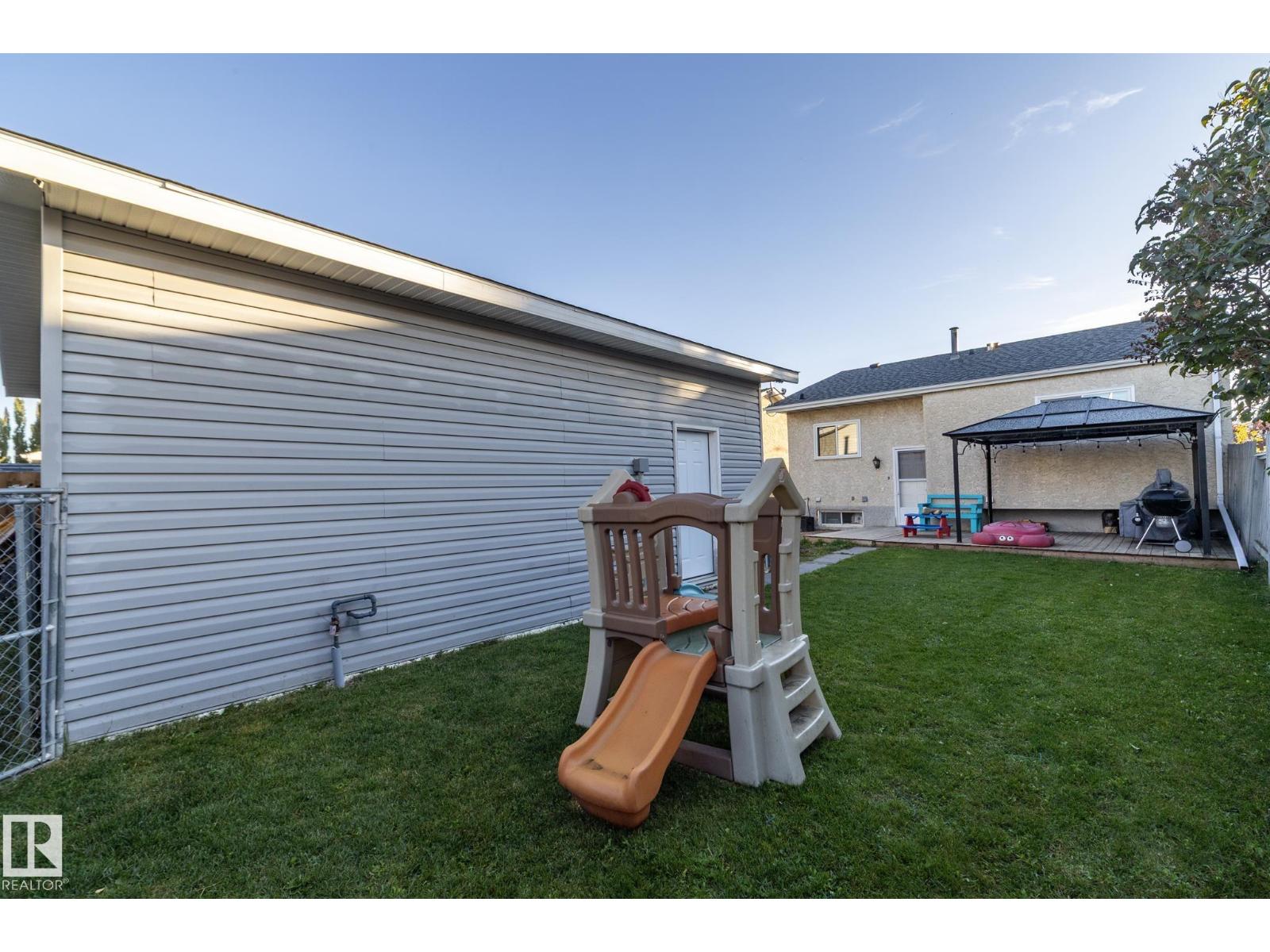 5026 52 ST - Image 22