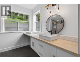 2279/2281 Clark Rd, Courtenay, BC V9J1T1 Photo 39