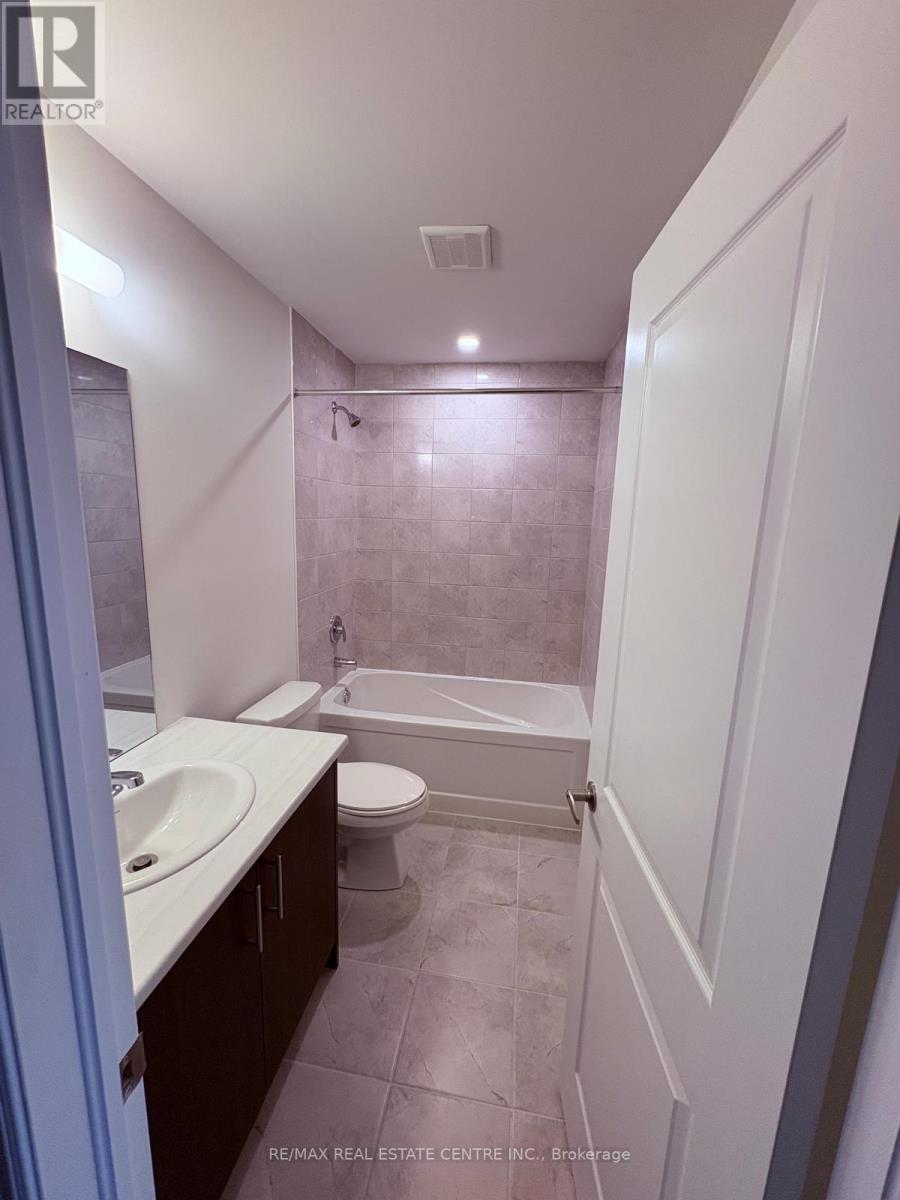 8 ELITE CRESCENT, Haldimand — photo 12
