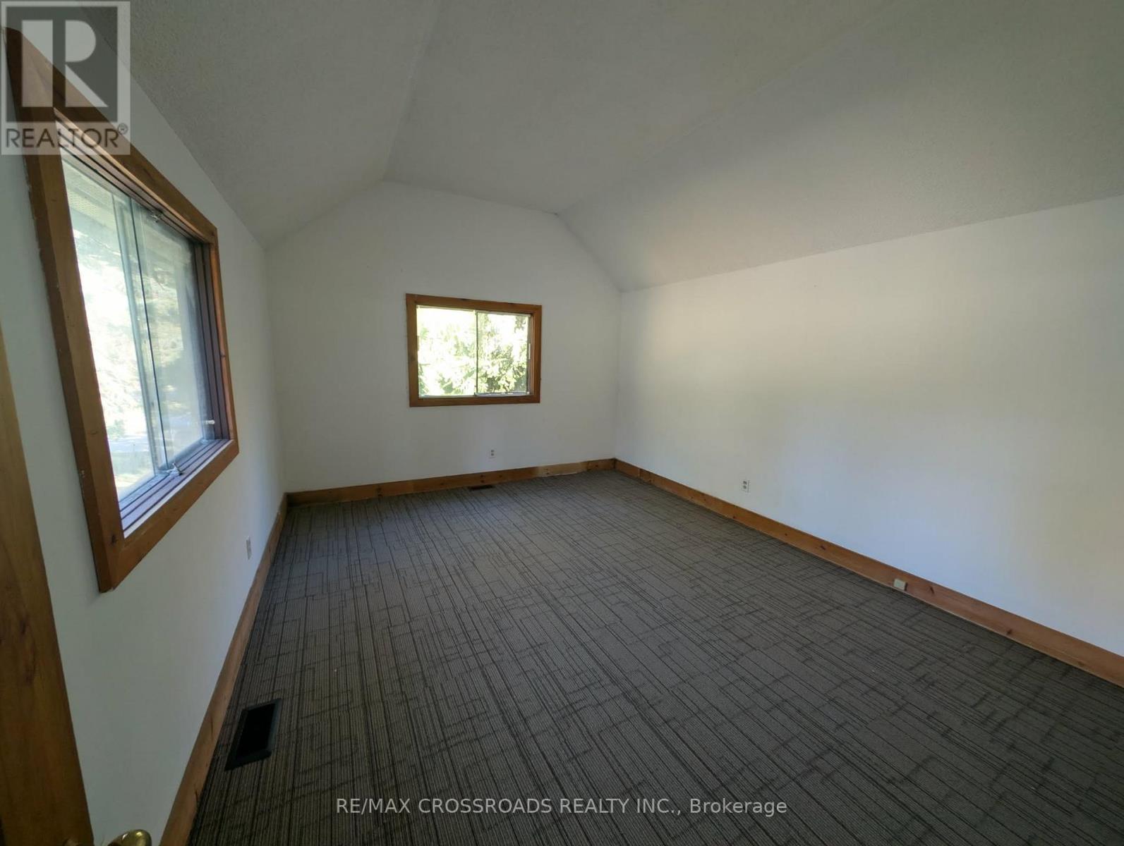 261 LAKEVIEW BOULEVARD - 10