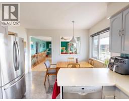3pc Bathroom - 4511 Fernwood Ave, Powell River, BC V8A3L4 Photo 6
