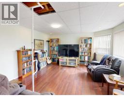 Family room - 4511 Fernwood Ave, Powell River, BC V8A3L4 Photo 12