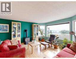 4511 Fernwood Ave, Powell River, BC V8A3L4 Photo 32