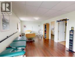 Den - 4511 Fernwood Ave, Powell River, BC V8A3L4 Photo 11