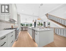 507 26 Avenue NE - photo 2