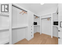 507 26 Avenue NE - photo 32