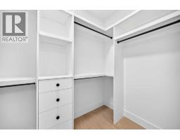 507 26 Avenue NE - photo 37