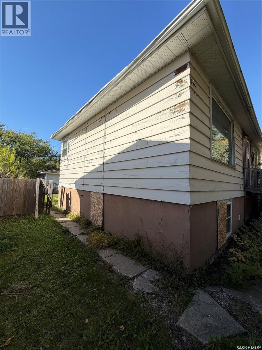 916 Royal STREET, Regina — photo 2