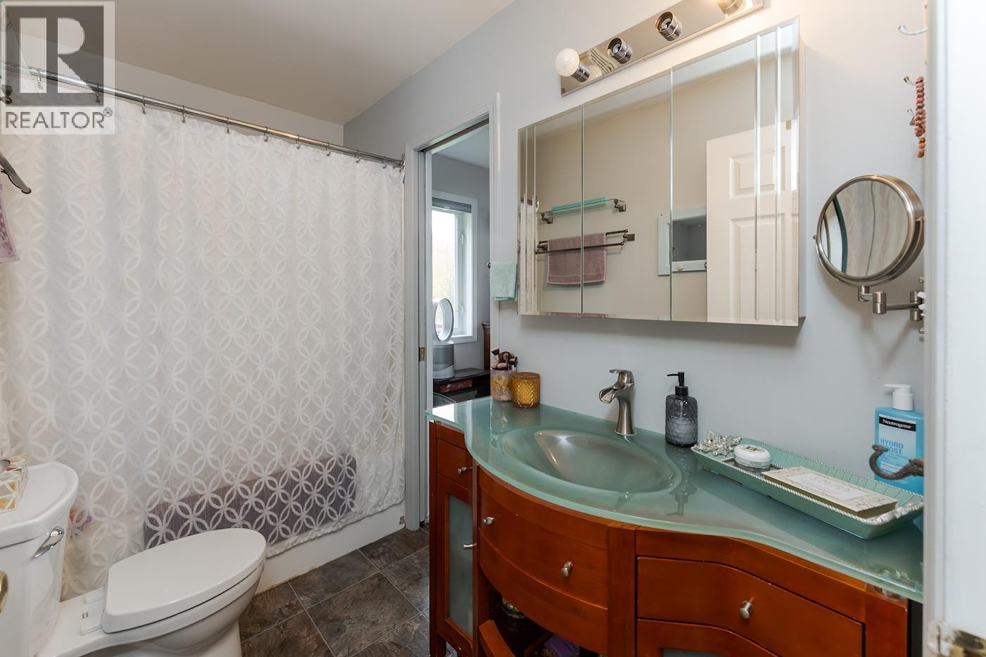 Photo 11 of 20 — 5556 LEHMAN STREET · Prince George, BC