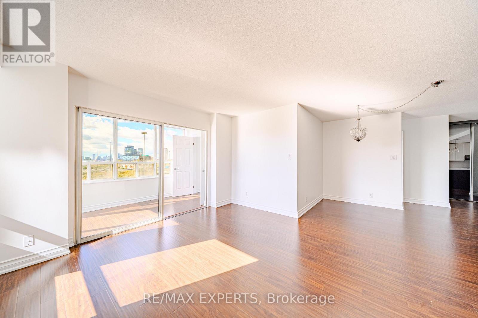 #802 215 WYNFORD DRIVE - 15