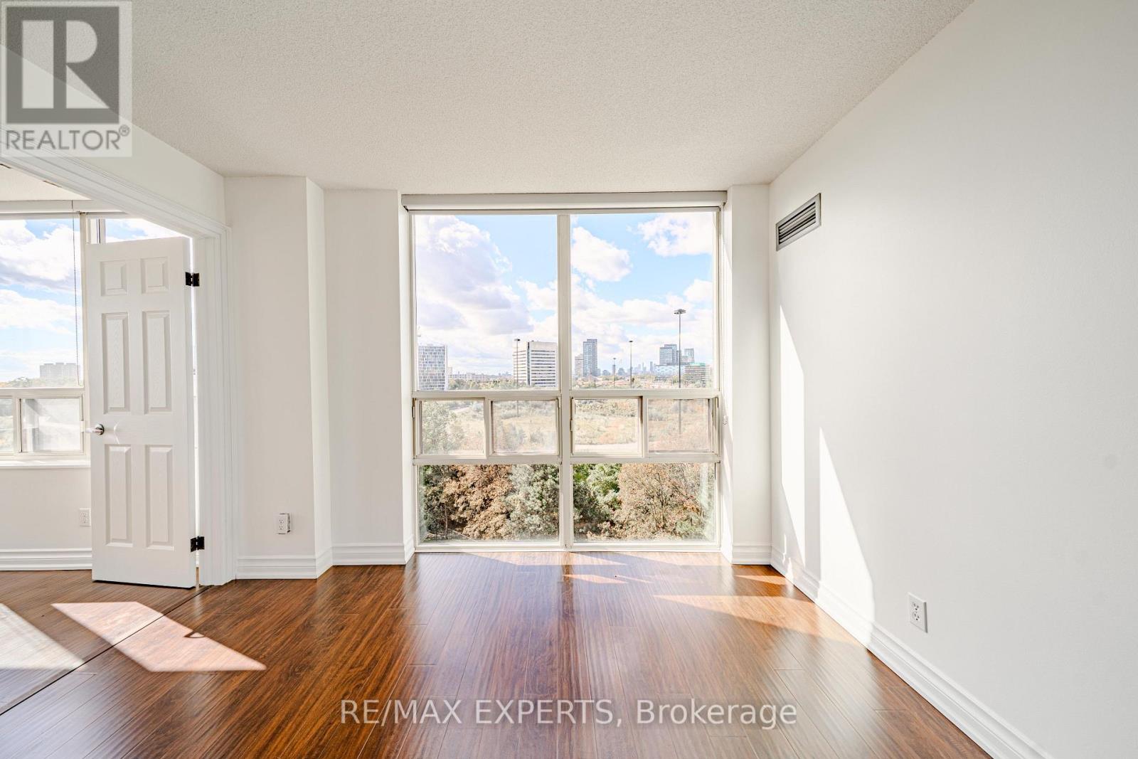 #802 215 WYNFORD DRIVE - 19