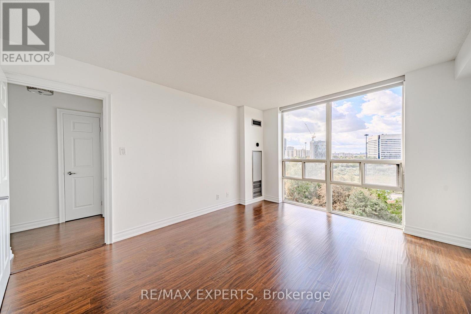 #802 215 WYNFORD DRIVE - 27