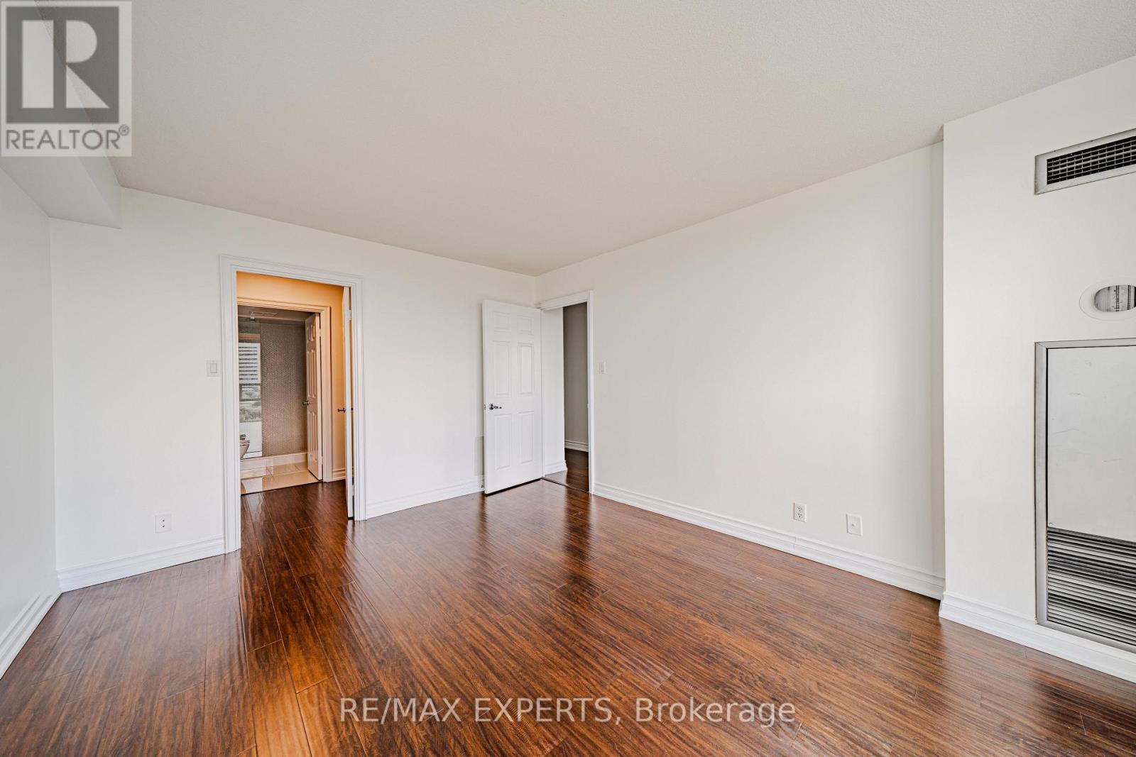 #802 215 WYNFORD DRIVE - 32