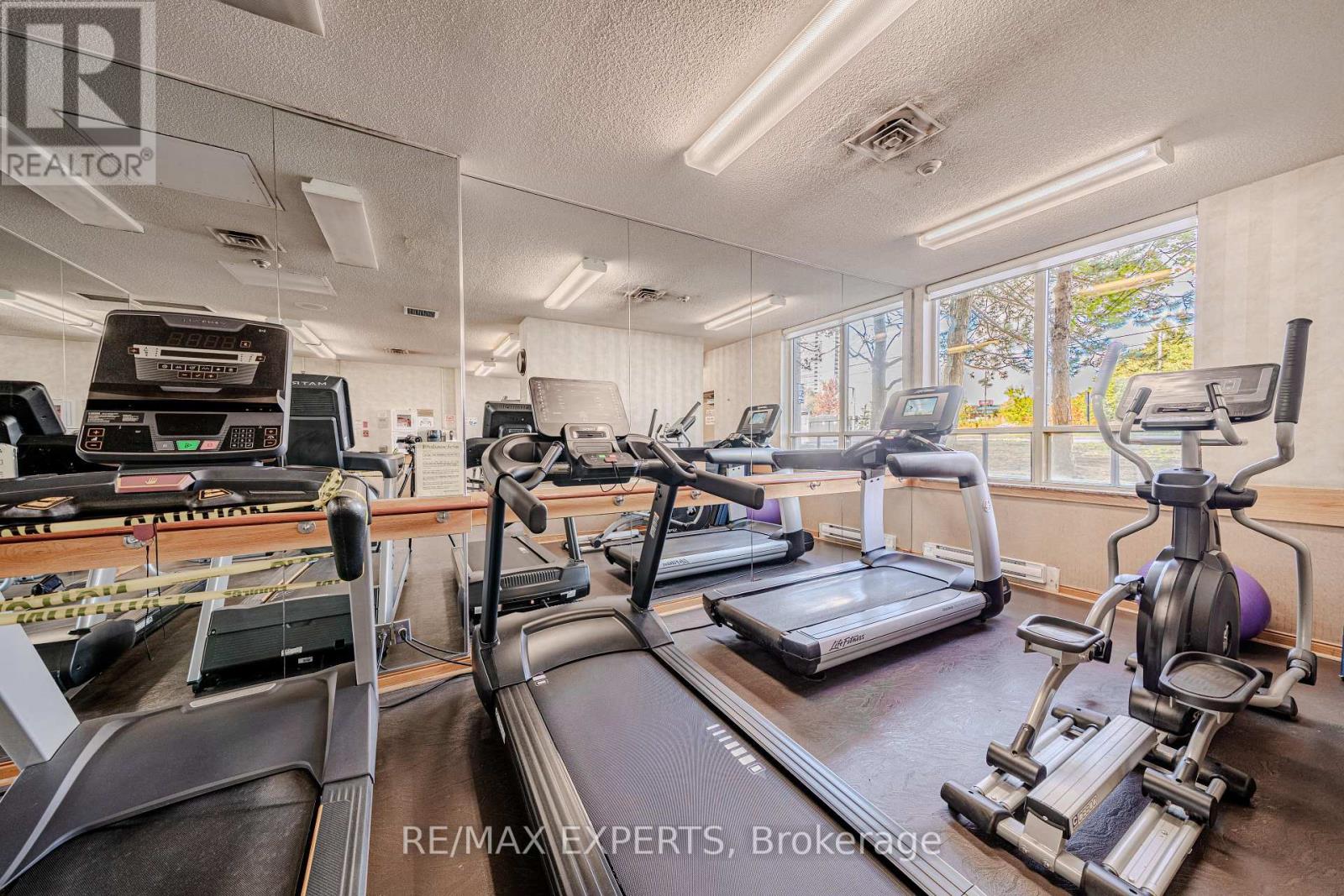 #802 215 WYNFORD DRIVE - 42