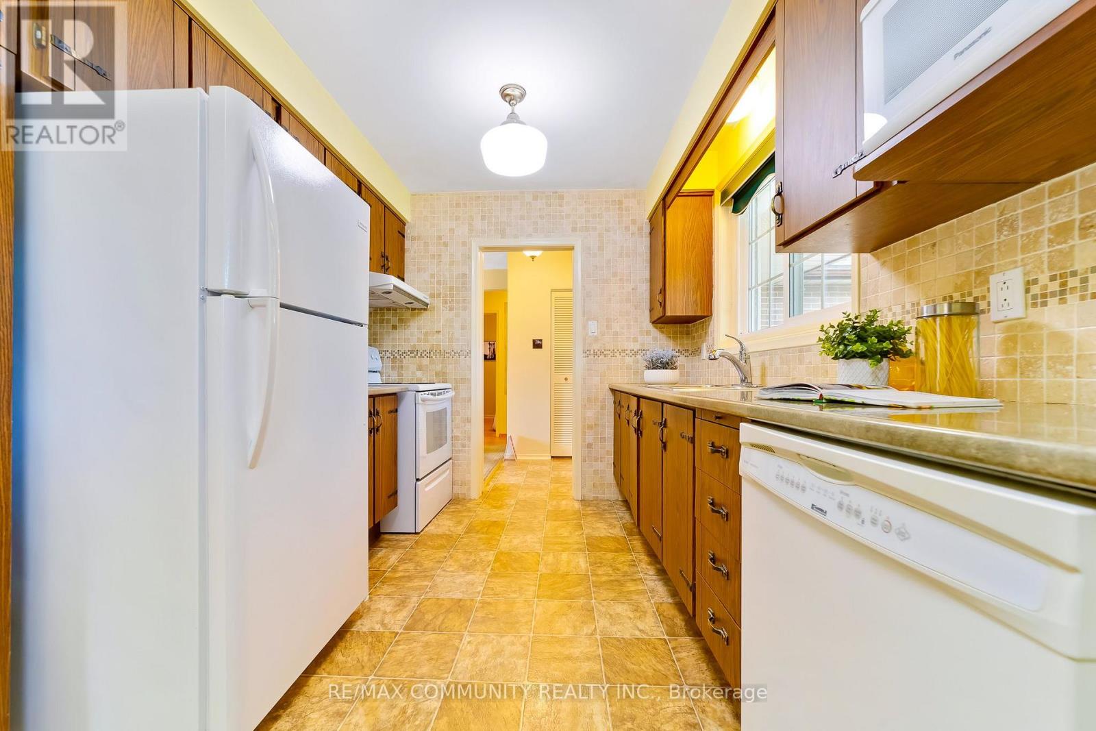 30 Bridlington Street, Toronto, ON photo 16