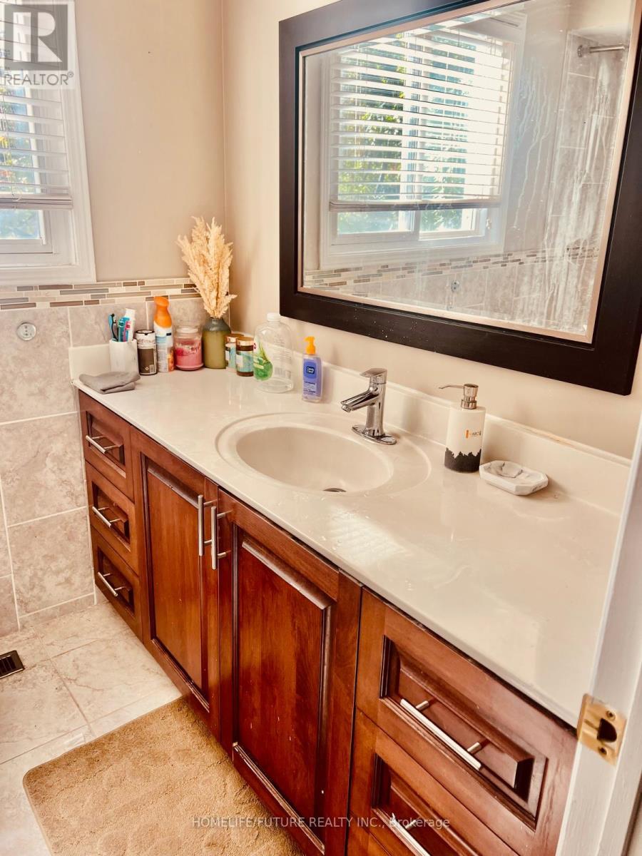 Main & 2nd- 1669 Beaton Way, Pickering, ON photo 6