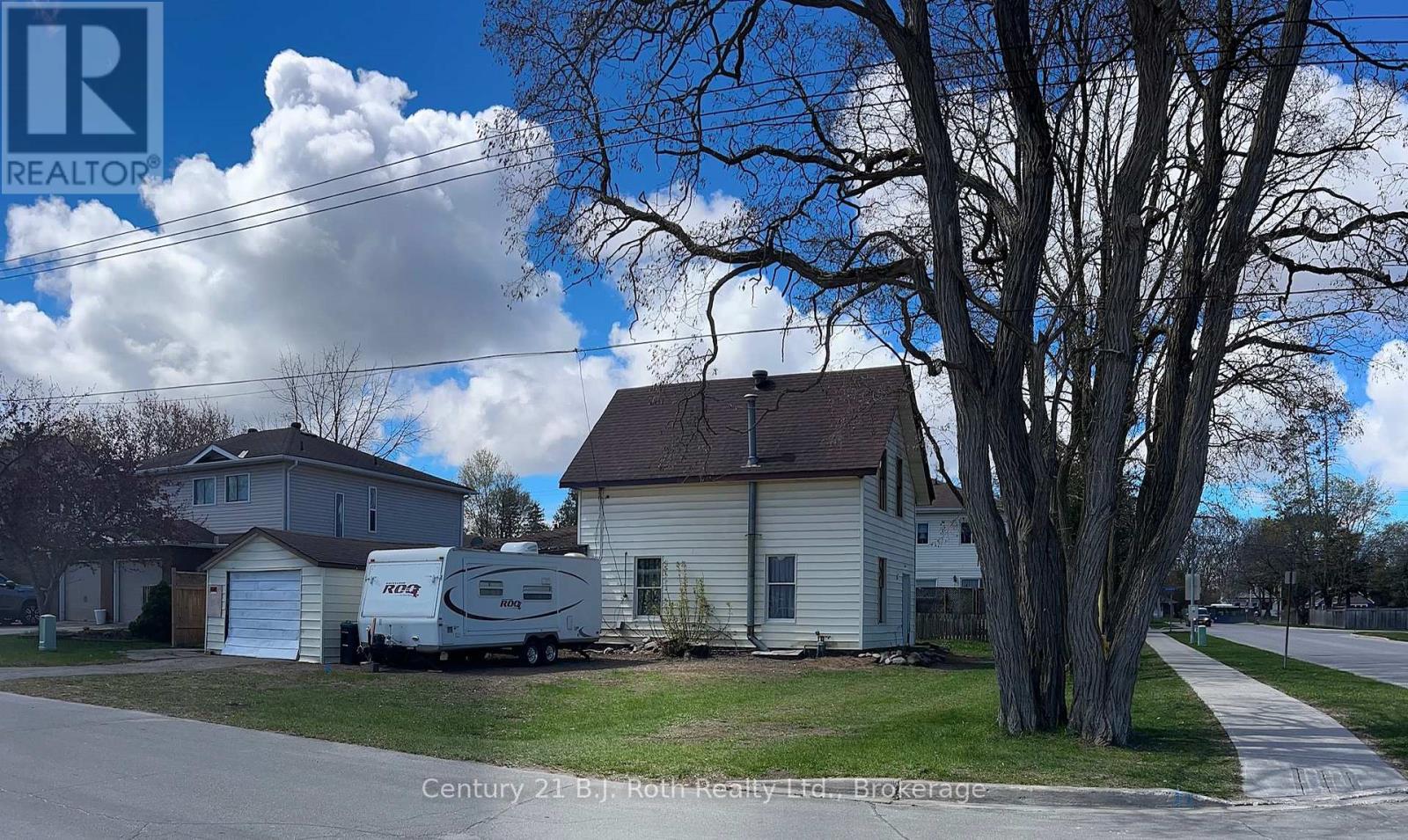 469 ROBERT STREET - 1