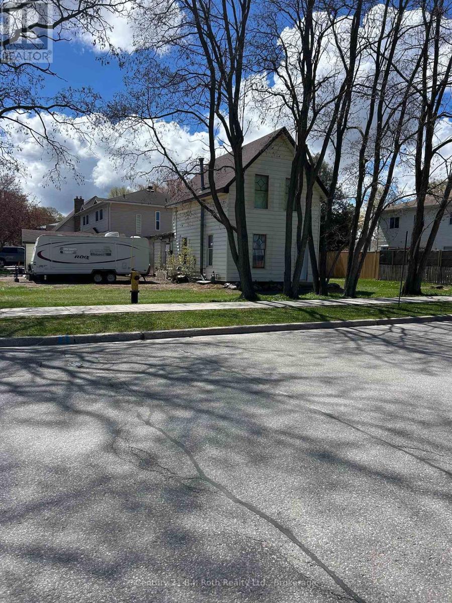 469 ROBERT STREET - 2
