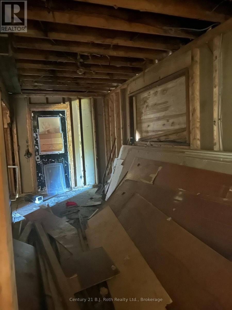 469 ROBERT STREET - Image 6