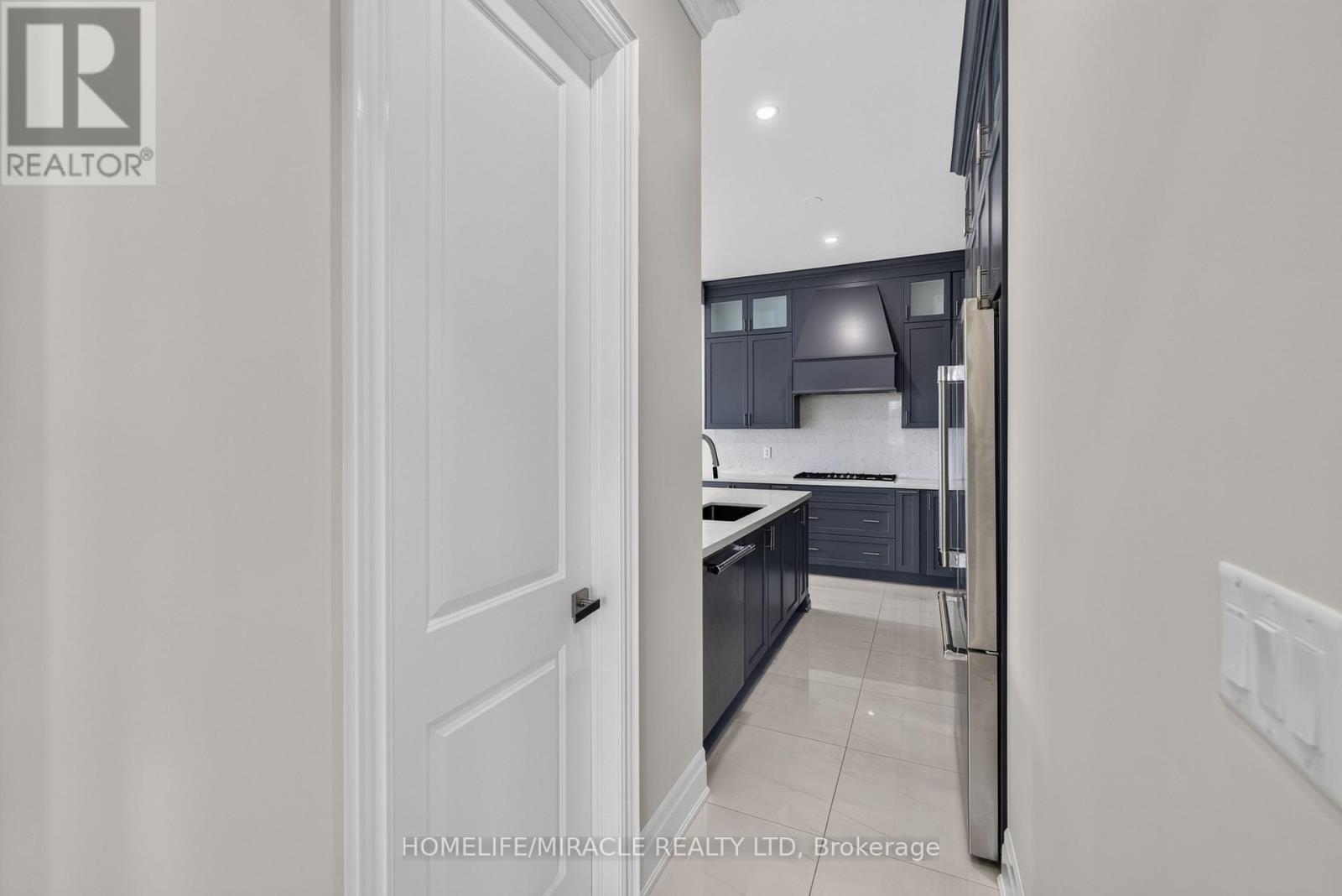 1518 Broderick Street, Innisfil, ON photo 9