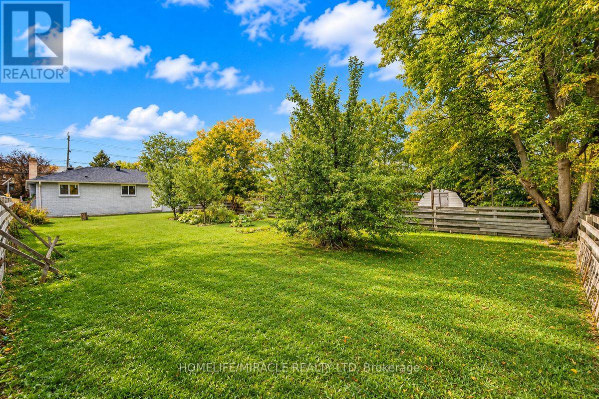 151 BAYVIEW DRIVE - 27