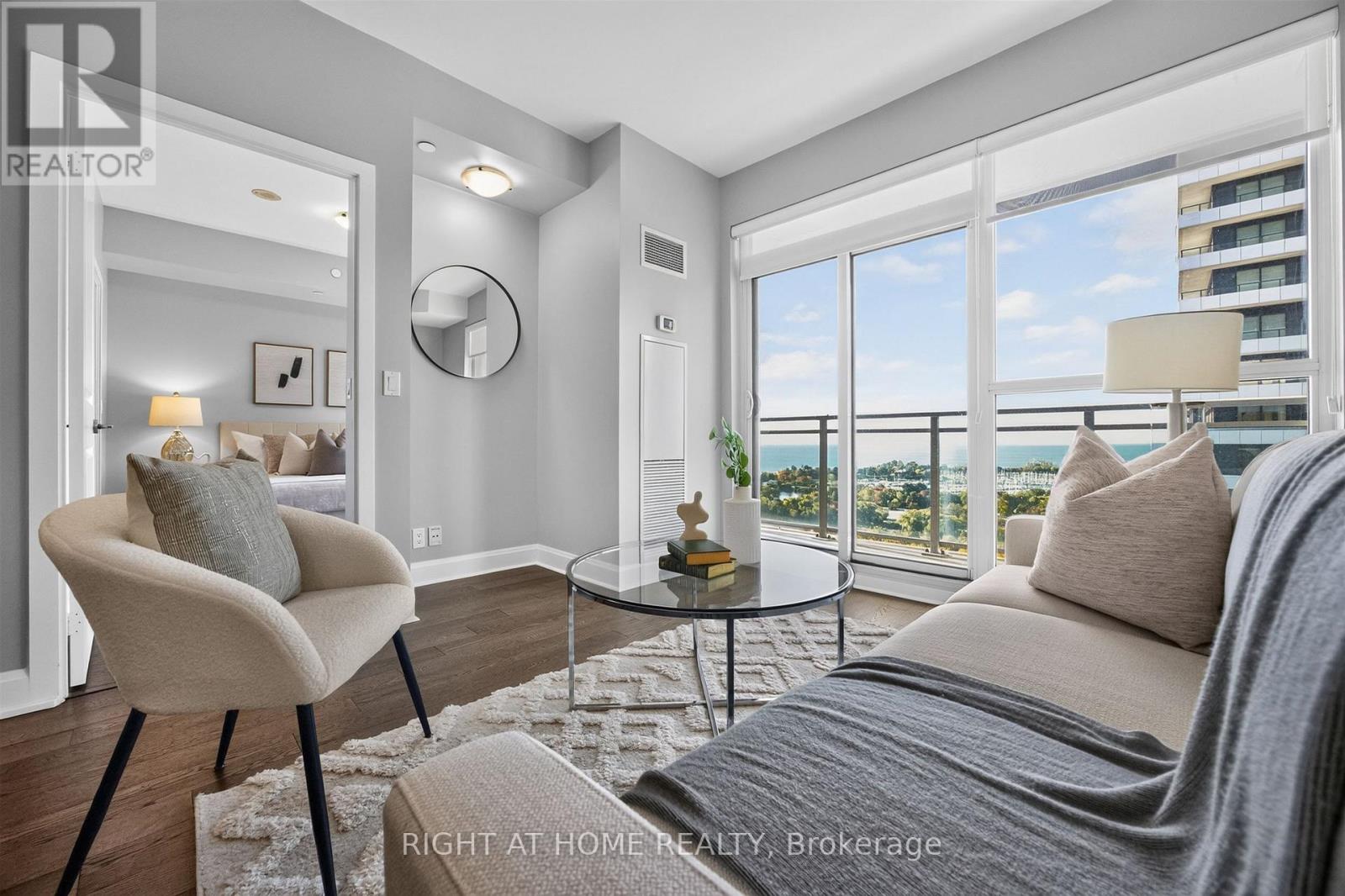 1801- 33 Shore Breeze Drive, Toronto, ON photo 4