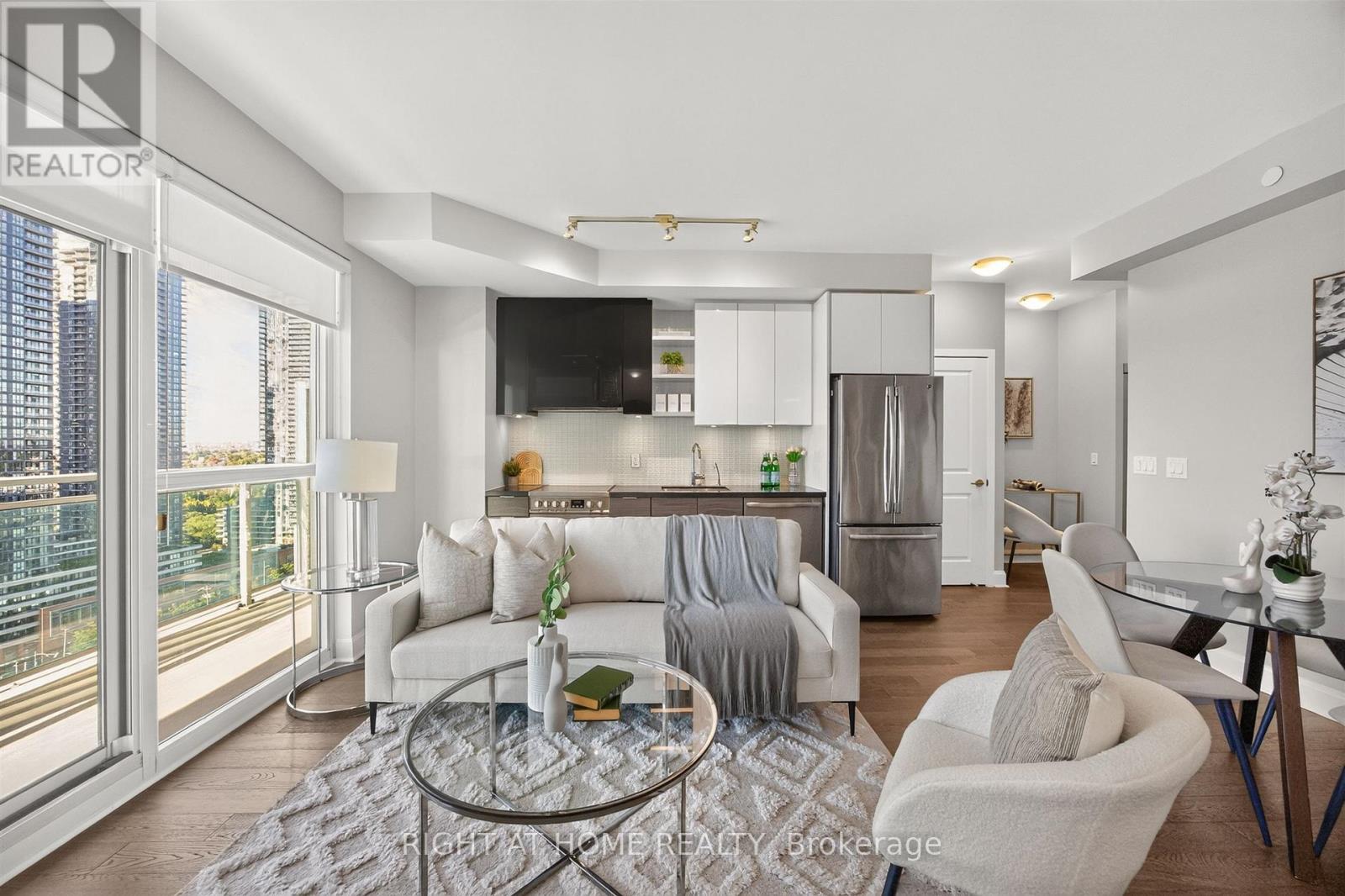 1801- 33 Shore Breeze Drive, Toronto, ON photo 5