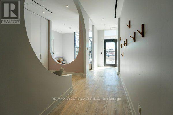 270 Dufferin Street North — photo 37