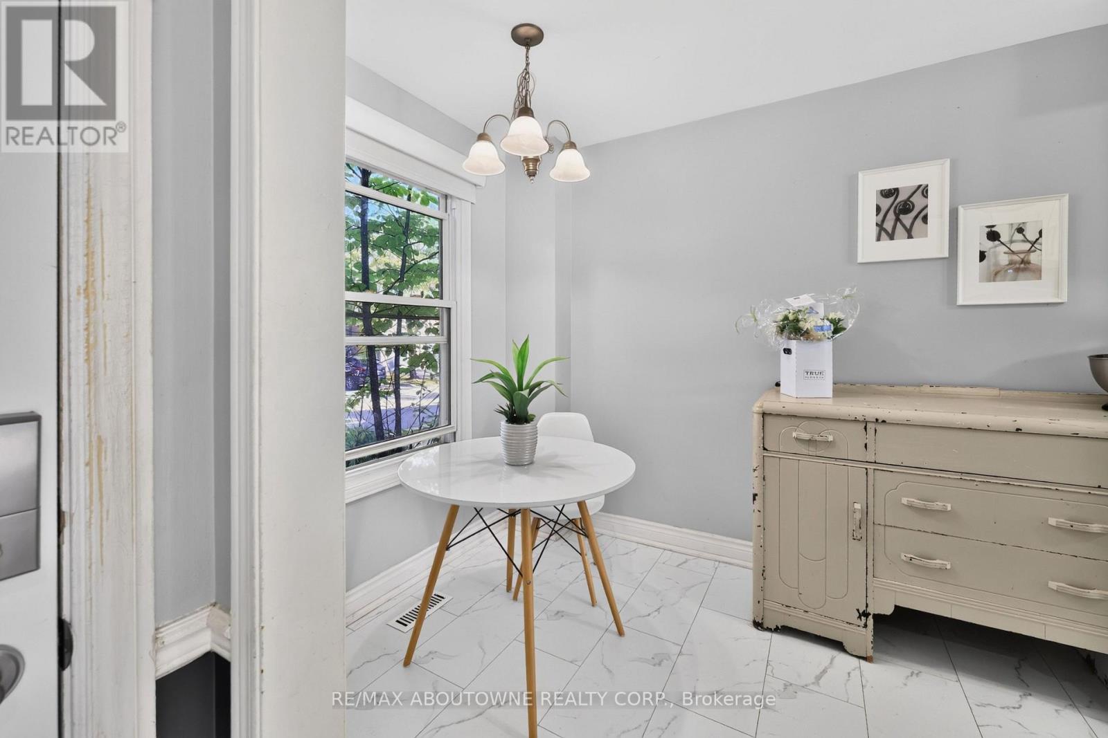 #53 2915 HEADON FOREST DRIVE - 4
