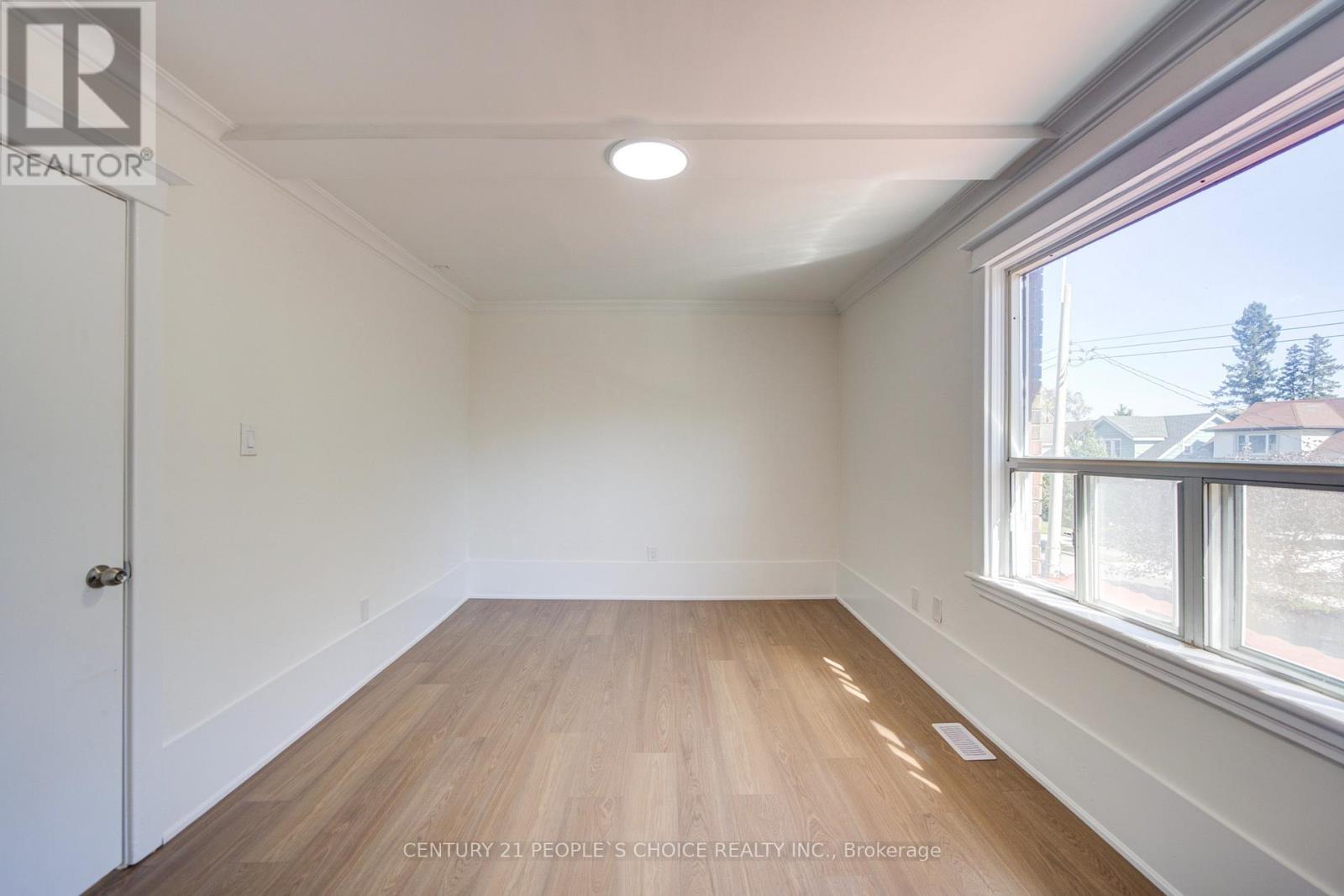 176 LONDON STREET S - Image 31