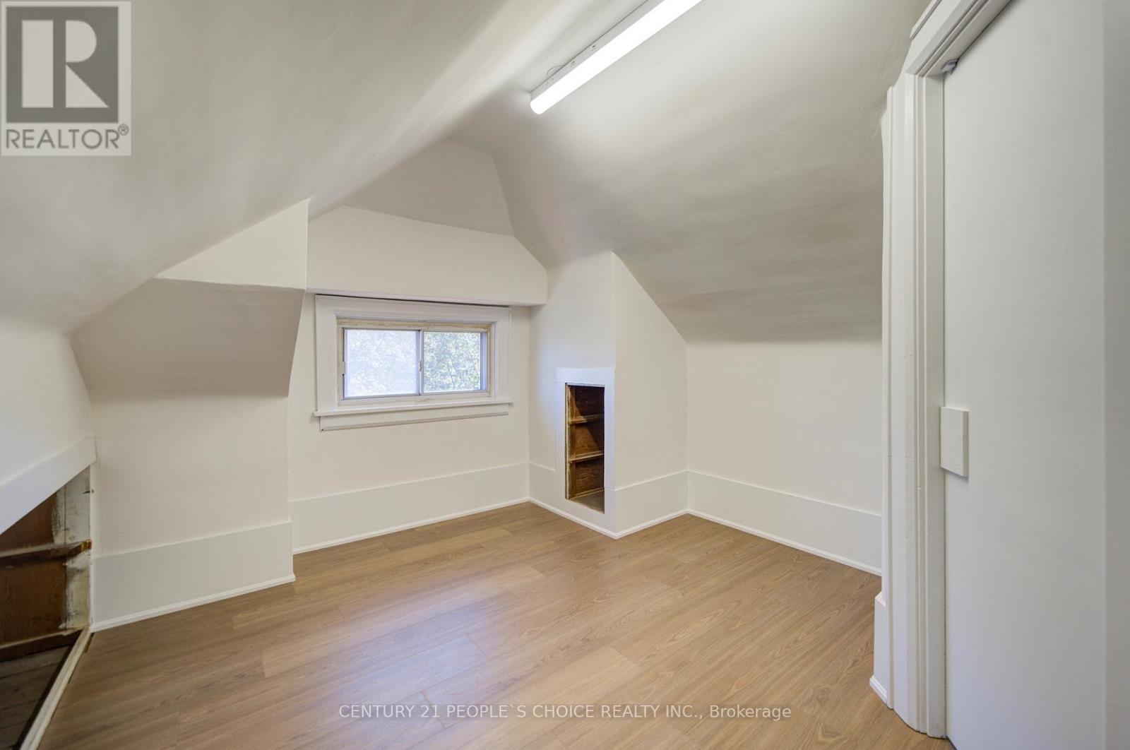 176 LONDON STREET S - 37