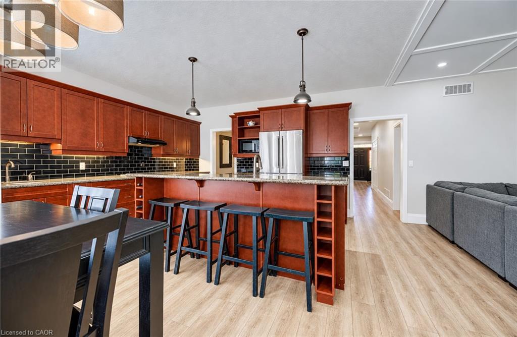 102 SCHWEITZER Crescent - Image 18
