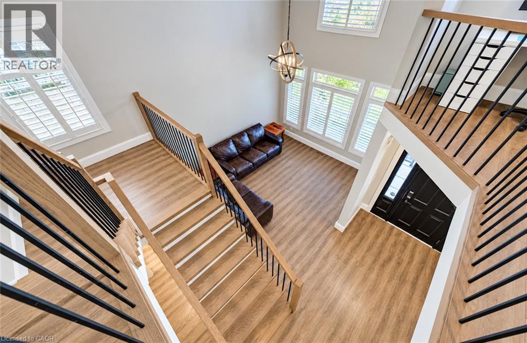 102 SCHWEITZER Crescent - Image 25