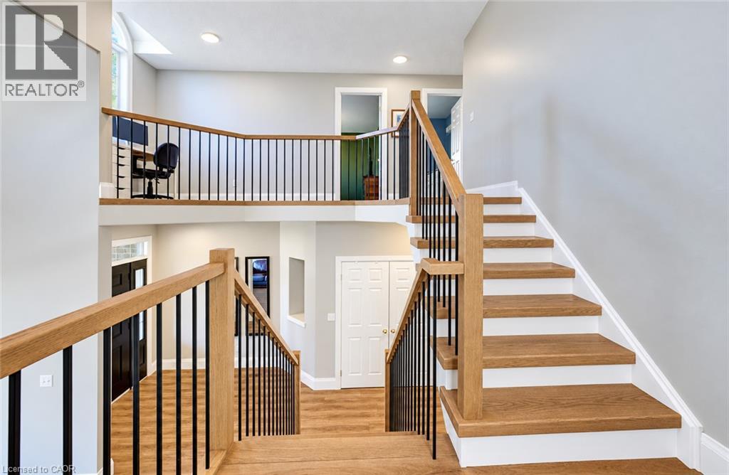 102 SCHWEITZER Crescent - Image 26