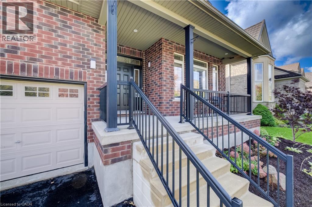 102 SCHWEITZER Crescent — photo 3