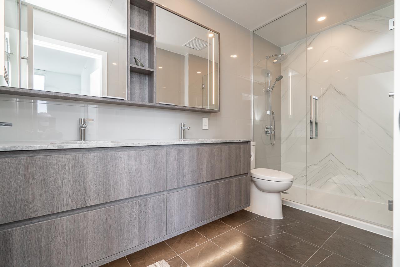 901 1441 JOHNSTON ROAD, White Rock - Image 1